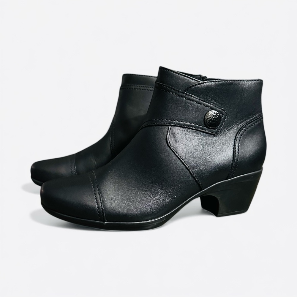 SOLD CLARKS Emily Calle Leather Ankle Booties Women’s Heeled Boots Black 6.5 M